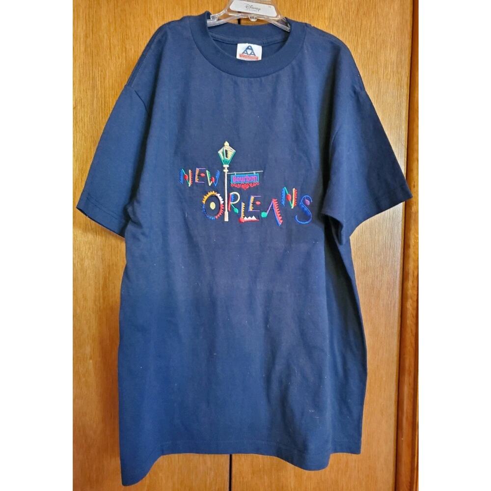 Navy NEW ORLEANS T-Shirt w/EMBROIDERY Burbon Street Sign Sz Medium 100% Cotton